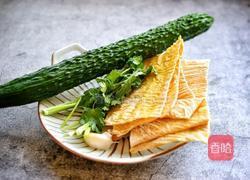 凉拌黄瓜豆腐皮的做法图解1