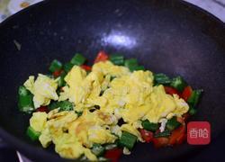 秋葵炒鸡蛋的做法图解7