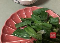 粤式－蒜苗炒生蚝的做法图解1