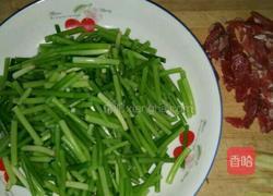 蒜薹炒肉的做法图解1