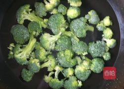 凉拌西兰花的做法图解1