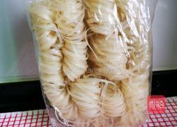 八分钟速食之微波炉煨河粉的做法图解2