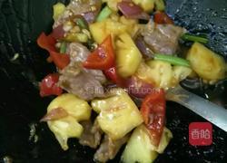 波萝炒牛肉的做法图解4