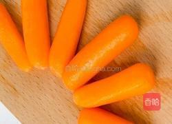教你做彩色鲜面条的做法图解1