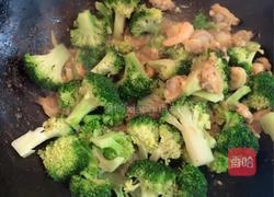 爆炒海鲜西兰花的做法图解9
