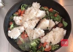 腊肠蔬菜炒饭的做法图解5
