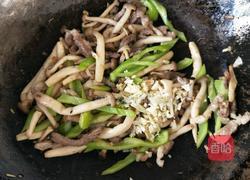 蟹味菇炒肉的做法图解16