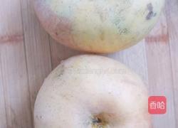白糖苹果拌的做法图解1
