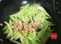 芹菜炒肉的做法图解11