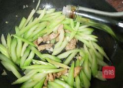 芹菜炒肉的做法图解13