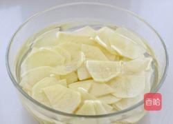 凉拌麻辣土豆片的做法图解2
