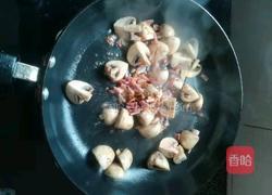 鲜菇培根意面的做法图解7