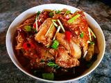 五花肉炖胖头鱼头