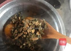 湘菜：菜干煎蛋的做法图解5