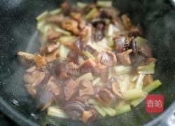 香菇炒芹菜的做法图解8