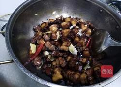 荔浦芋头红烧肉的做法图解5