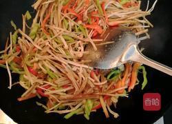金针菇炒双椒的做法图解4