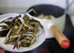 大葱肉段烧大闸蟹的做法图解4