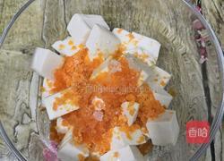 咸蛋黄豆腐的做法图解4