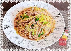 凉拌香芹豆腐丝的做法图解10