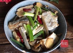 豆腐干炖腊鱼的做法图解5