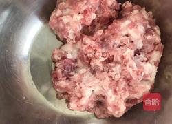 韭菜肉包子的做法图解2