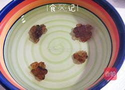 桃胶皂角米银耳羹的做法图解2
