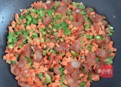腊肠蔬菜炒饭的做法图解5