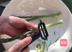 里脊肉炒芦笋的做法图解2