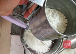 红丝绒蛋糕的做法图解3
