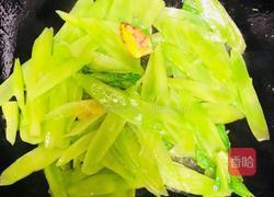 清炒莴笋和莴笋叶的做法图解4