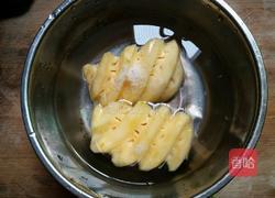 糖水菠萝的做法图解2