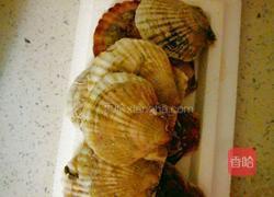 蒜蓉粉丝蒸扇贝的做法图解2