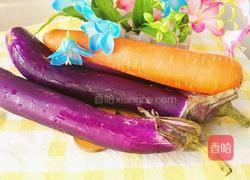 茄子炒胡萝卜的做法图解1