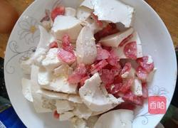 香肠豆腐蒸蛋的做法图解2