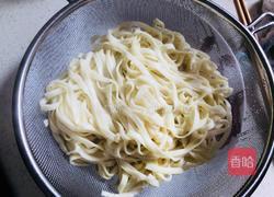 重庆味道版油泼面的做法图解2