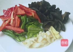 虾米炒豆腐干的做法图解2