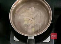 蔬菜粒粒面 (宝宝辅食）的做法图解1