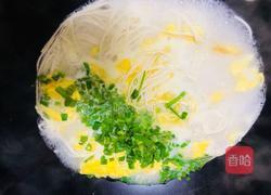妈妈的味道，葱花鸡蛋银丝面的做法图解3