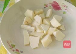 芋头炒莲花白的做法图解3