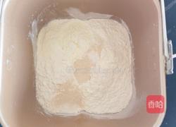 牛奶软面包的做法图解1