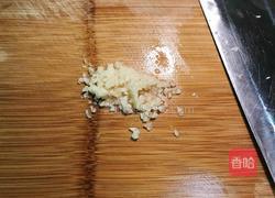 金枪鱼拌茼蒿杆的做法图解4