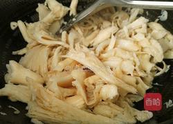 平菇炒西兰花的做法图解7