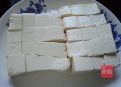 皮蛋拌豆腐的做法图解1