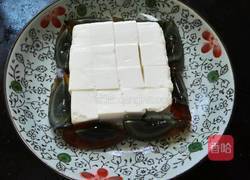 皮蛋拌豆腐的做法图解2