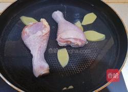 手撕鸡腿的做法图解1