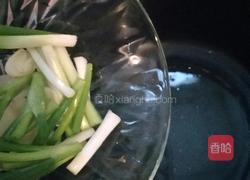 葱花清汤面的做法图解2