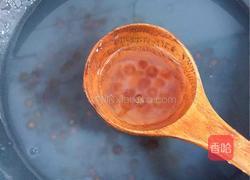 焦糖珍珠红茶拿铁的做法图解3