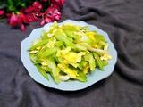 芹菜炒鸡蛋