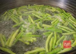 油豆腐炒豆角的做法图解3
